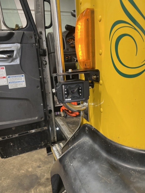 Installed side camera on a commercial vehicle